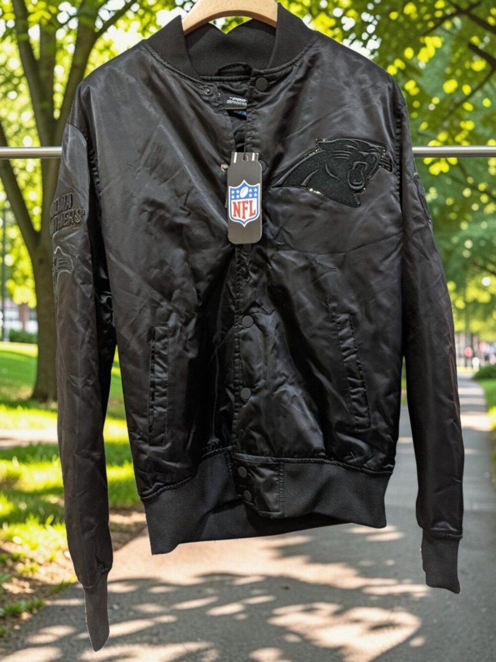 Pro Standard NFL CAROLINA PANTHERS BLACK MEN'S SATIN JACKET Size Med NWT!